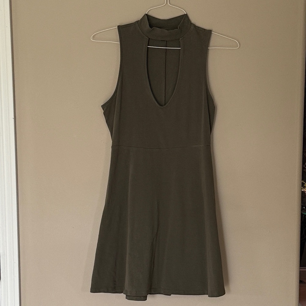 Simple and soft Express olive dress, medium